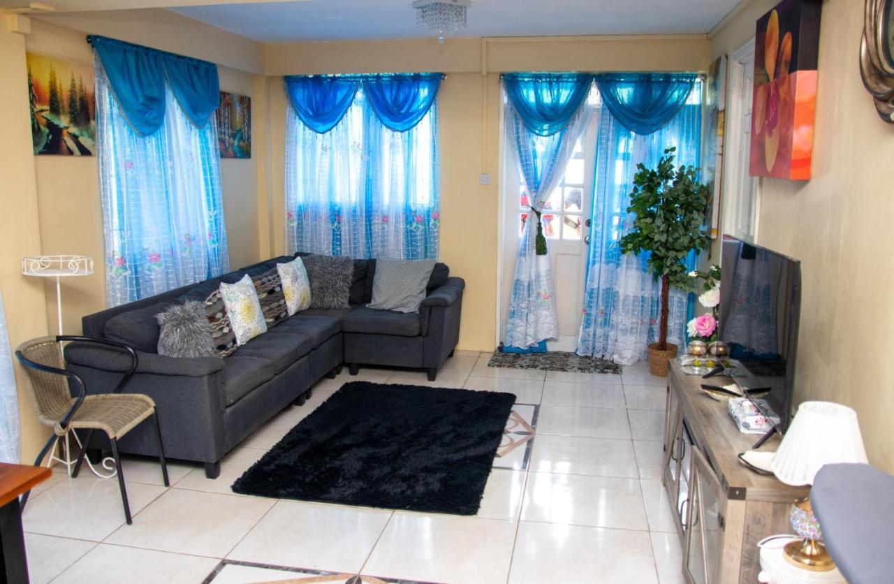 Pri Guest House Arnos Vale ภายนอก รูปภาพ
