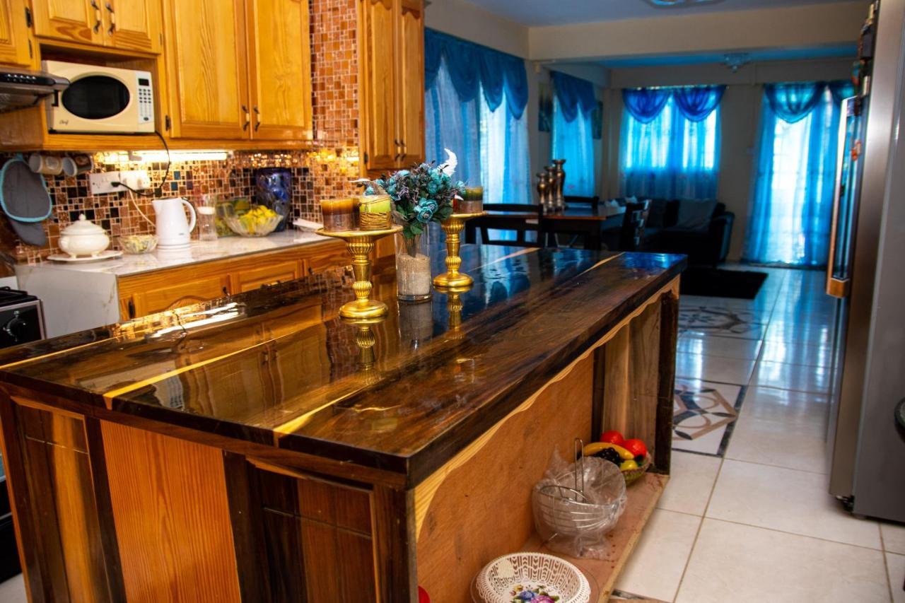 Pri Guest House Arnos Vale ภายนอก รูปภาพ